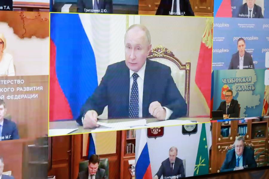 Путин поддержал инициативы Текслера по поддержке проблемных регионов*