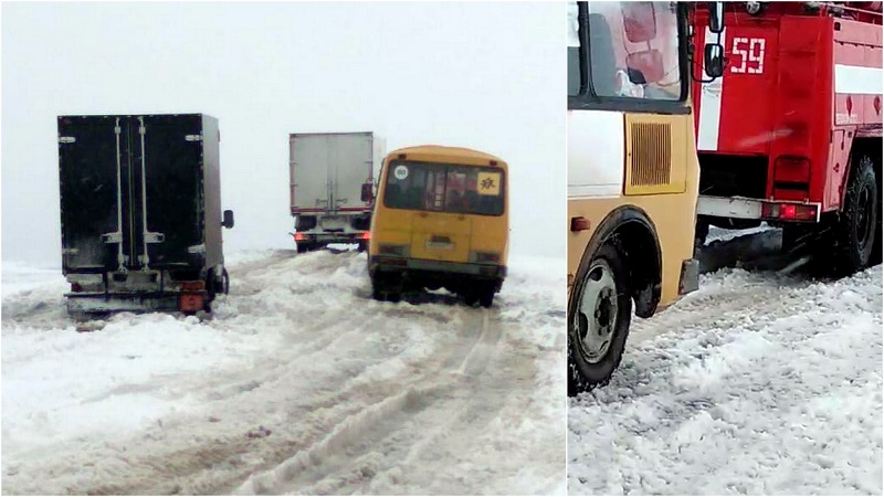 На юге Челябинской области школьные автобусы застряли в снегу