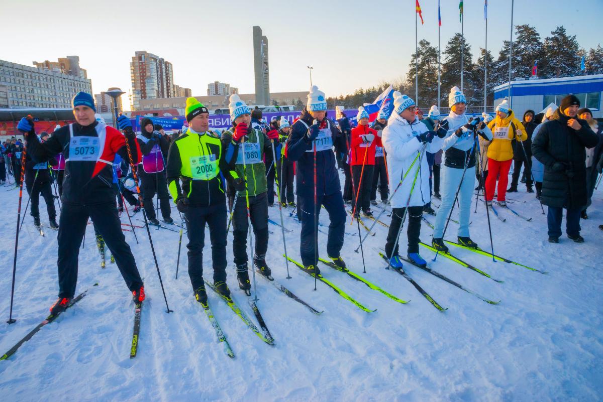 Министр спорта РФ вышел на старт «Лыжни России» в Челябинске*1