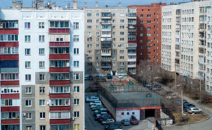 Тело мужчины обнаружили под окнами жилого дома в Челябинске*1