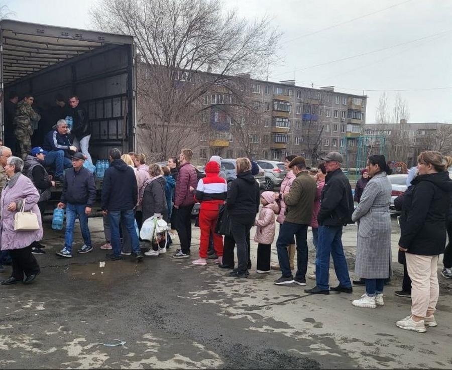 Фура с гуманитарной помощью из Челябинской области прибыла в Орск*