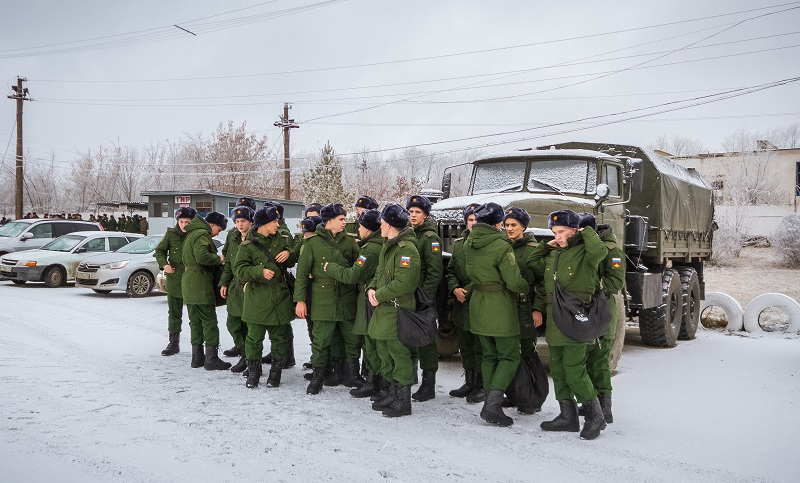 Путин на месяц перенес призыв ребят на срочную службу*1