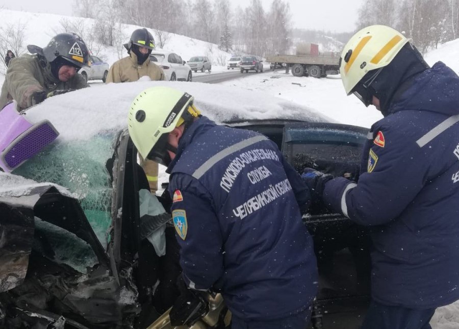Спасатели рассказали подробности смертельного ДТП под Челябинском