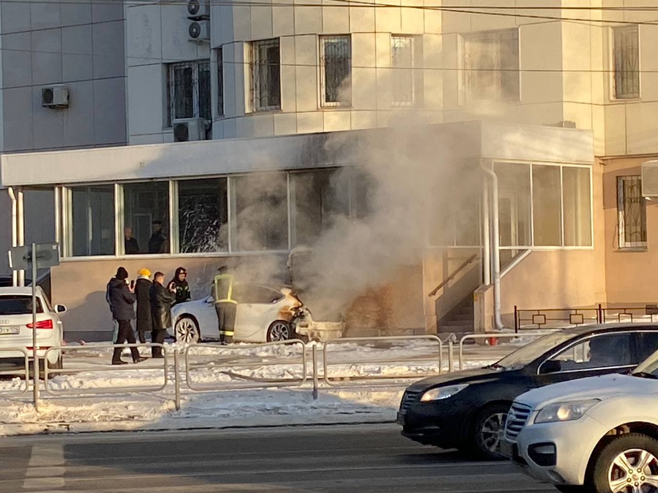 В центре Челябинска сгорела иномарка