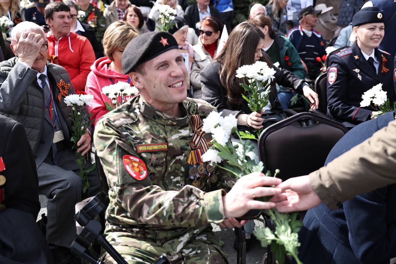 Парад Победы в лицах: эмоциональный фоторепортаж из сердца Челябинска