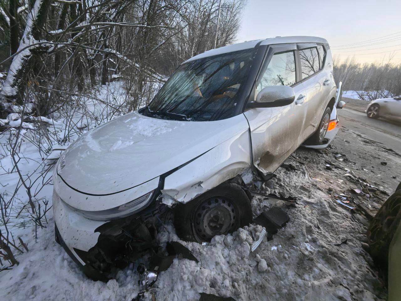 Три автомобиля столкнулись на дороге к челябинскому микрорайону Западный