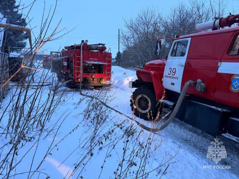 Две женщины погибли при пожаре в частном доме в Челябинской области*