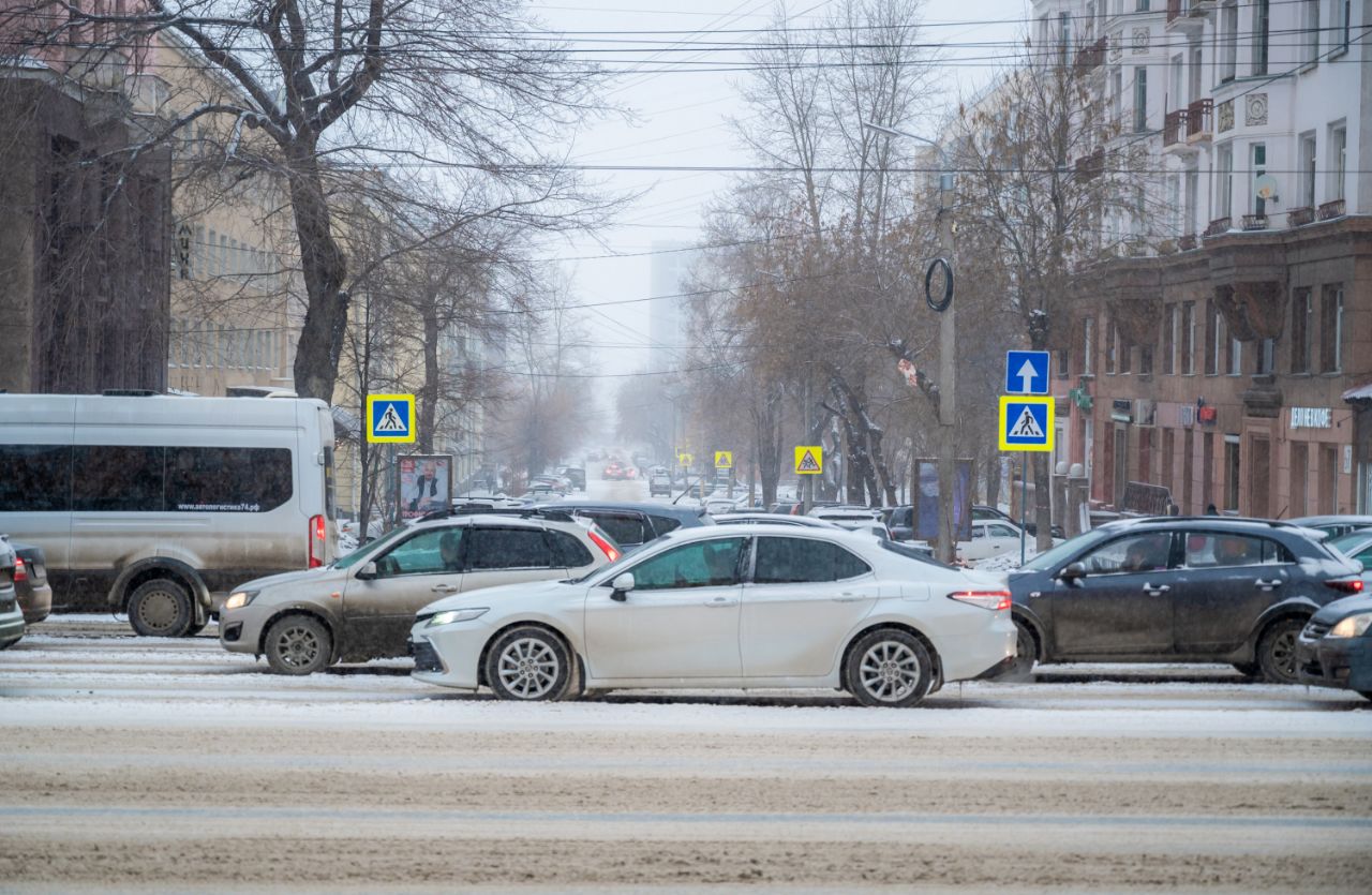 Южноуральцы смогут зарегистрировать авто и получить права на выходных*1