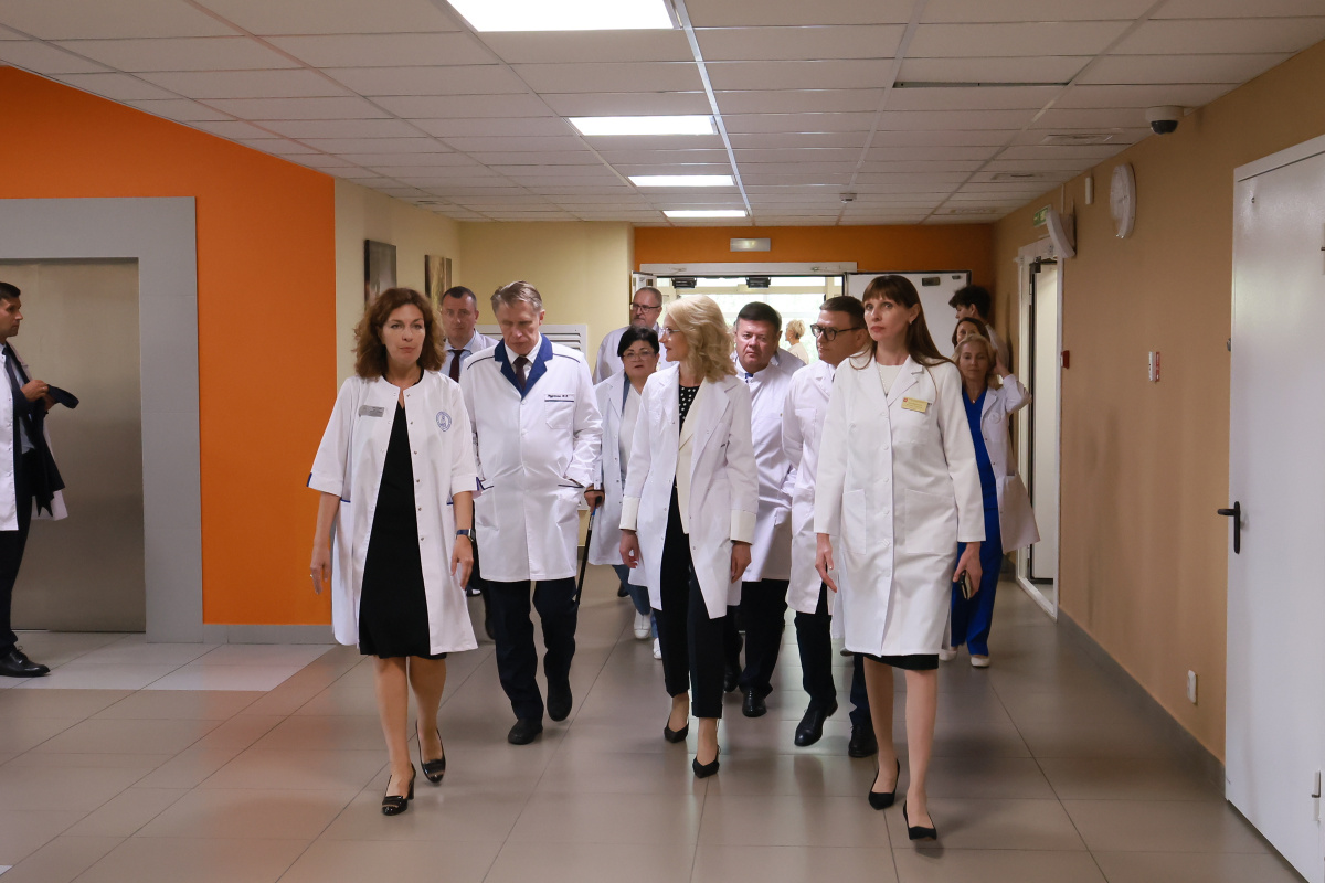 Вице-премьер Татьяна Голикова похвалила волонтёров-медиков Челябинской области*