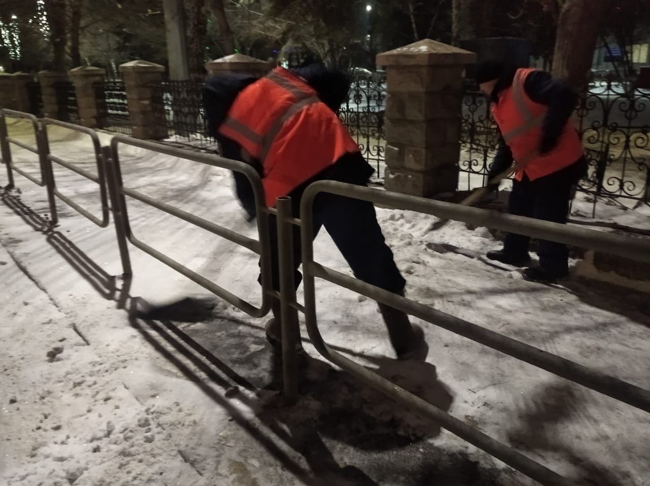 Из Челябинска ночью вывезли более 950 тонн снега