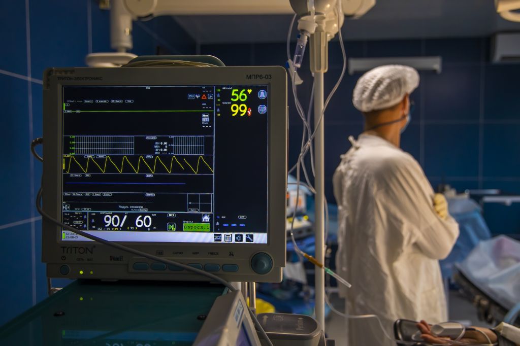 Челябинские онкохирурги освоили красивый метод удаления рака щитовидки*1