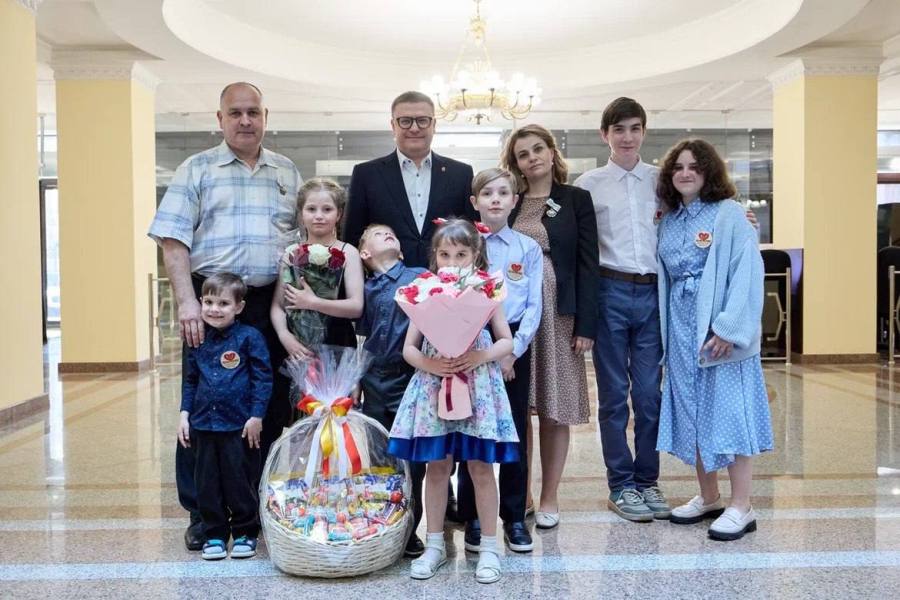 Путин провел встречу с многодетной семьей из Челябинской области