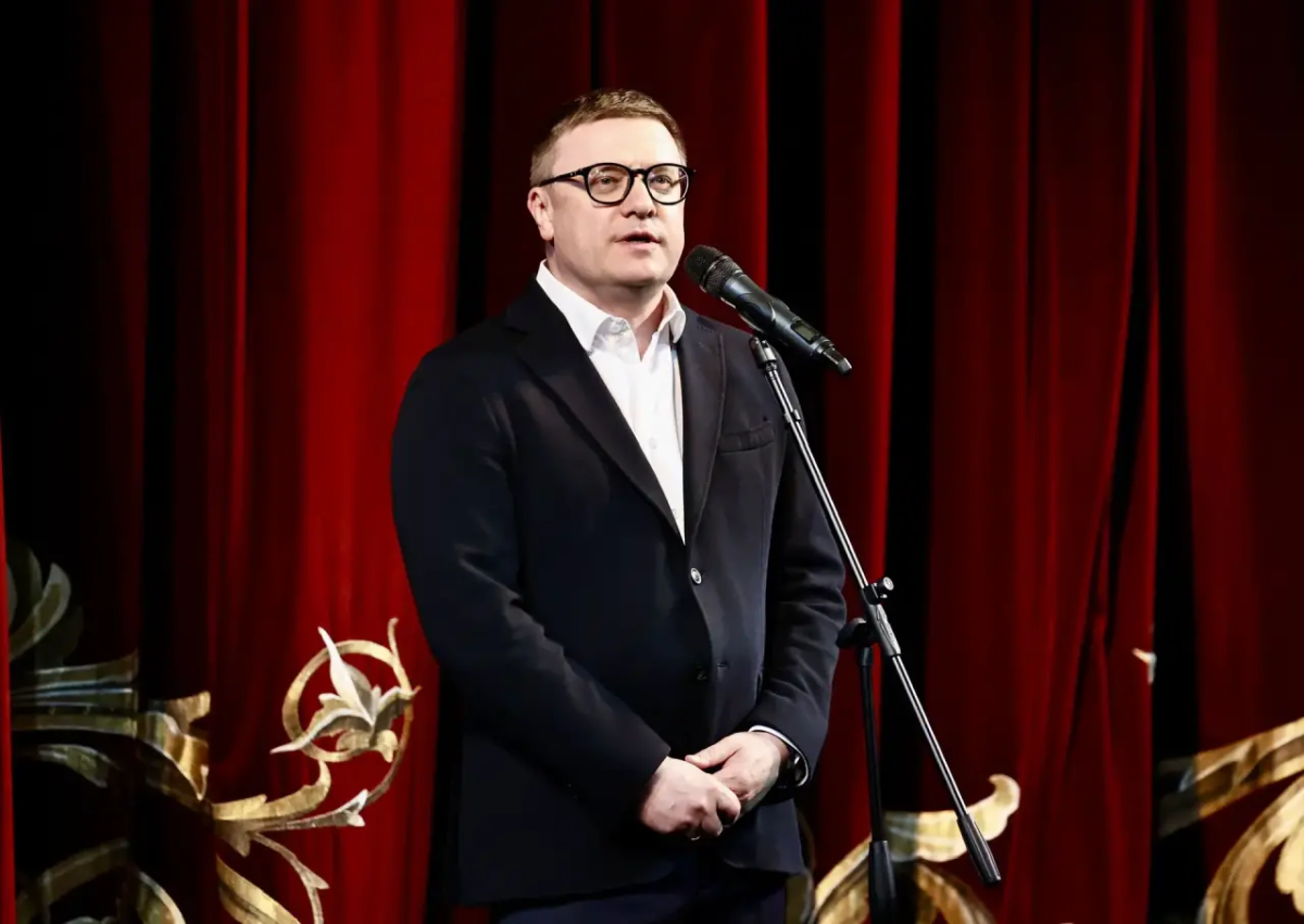 Алексей Текслер поздравил южноуральцев с Днем молодежи*