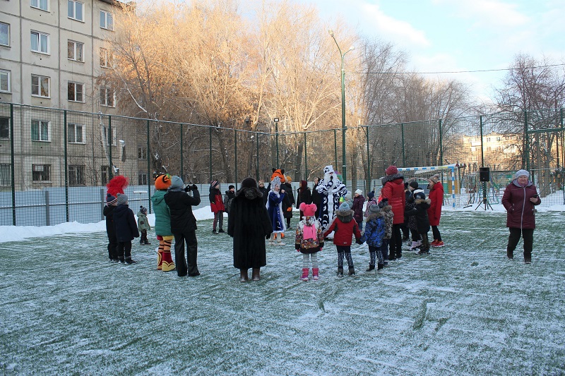 В Калининском районе состоялся новогодний праздник для детей