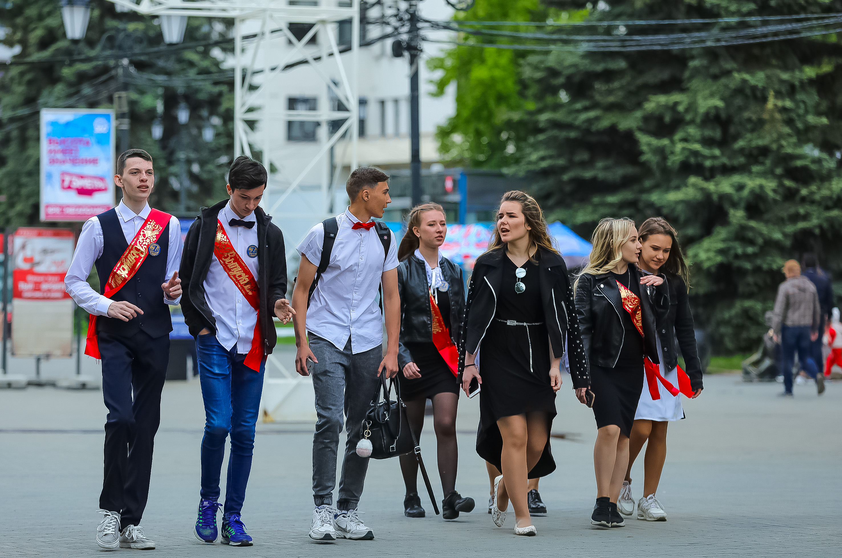 Последние звонки для челябинских выпускников пройдут раньше обычного*1