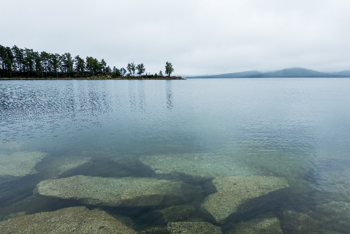 Мужчина сорвался со скалы во время фотосессии в Челябинской области*1