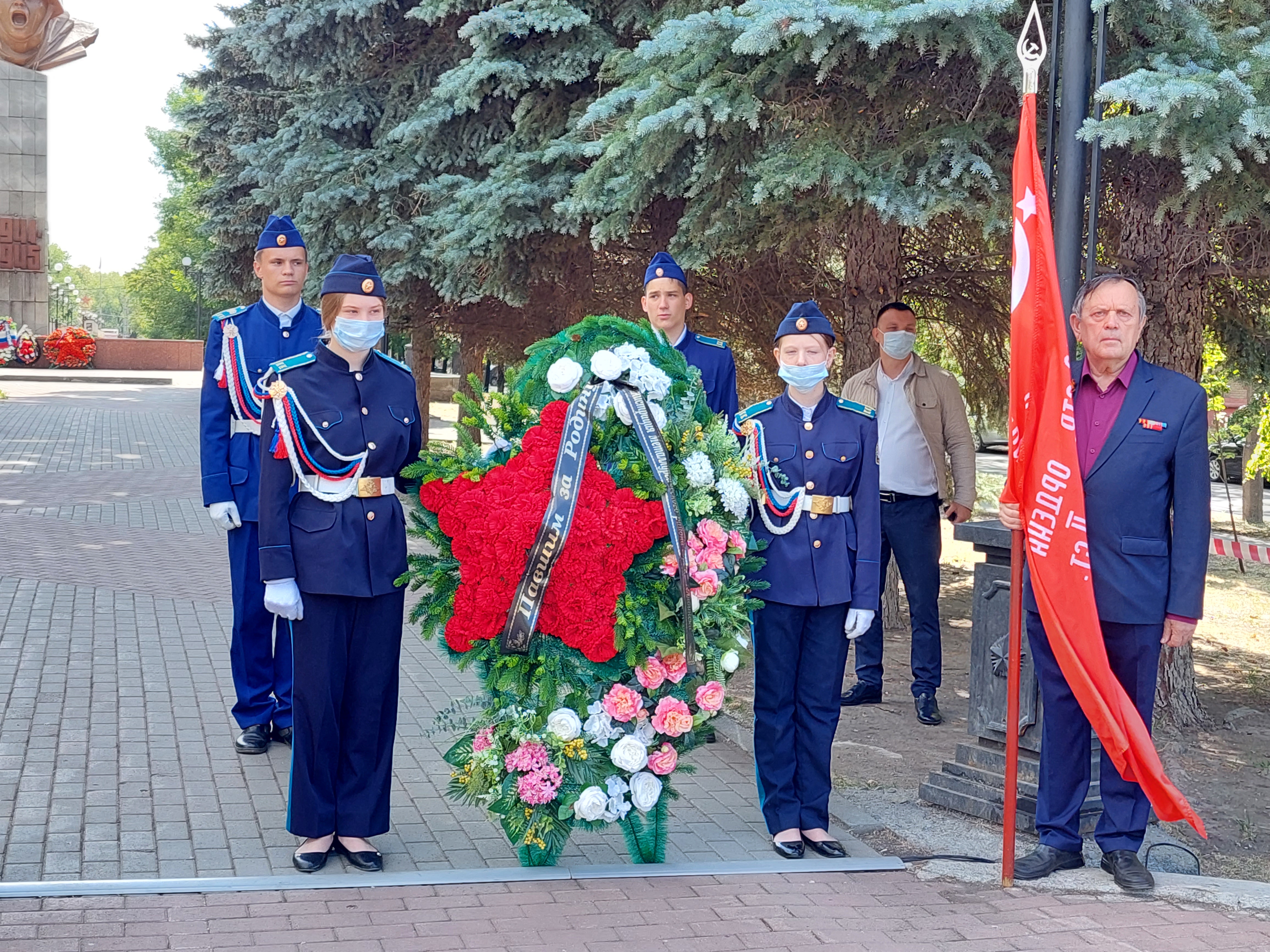В Челябинске прошел митинг в память воинов, погибших на фронтах ВОВ
