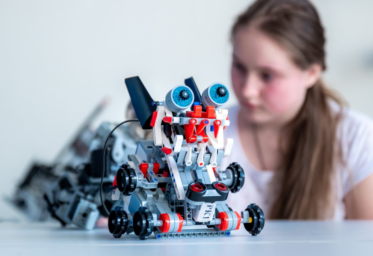 Челябинские школьники стали лидерами в программировании и робототехнике*1