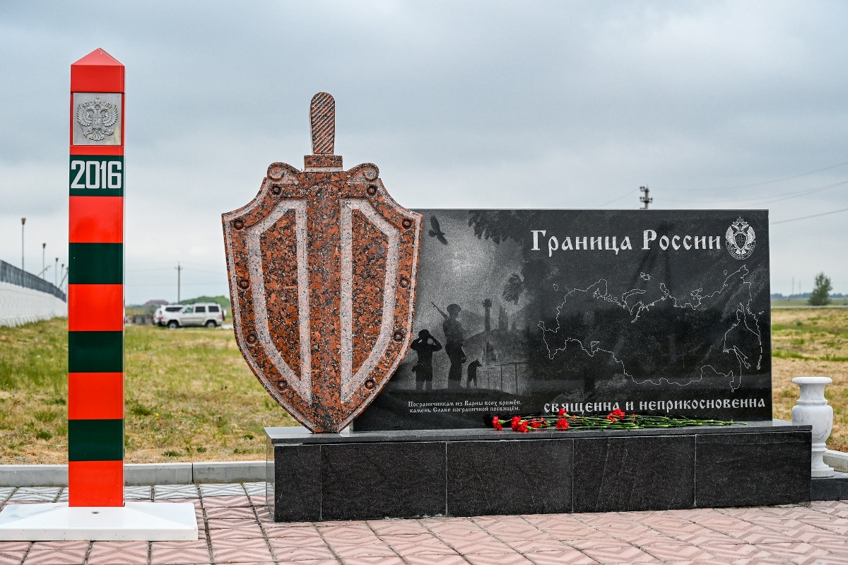 Силовики провели облаву на мигрантов прямо на границе Челябинской области*1