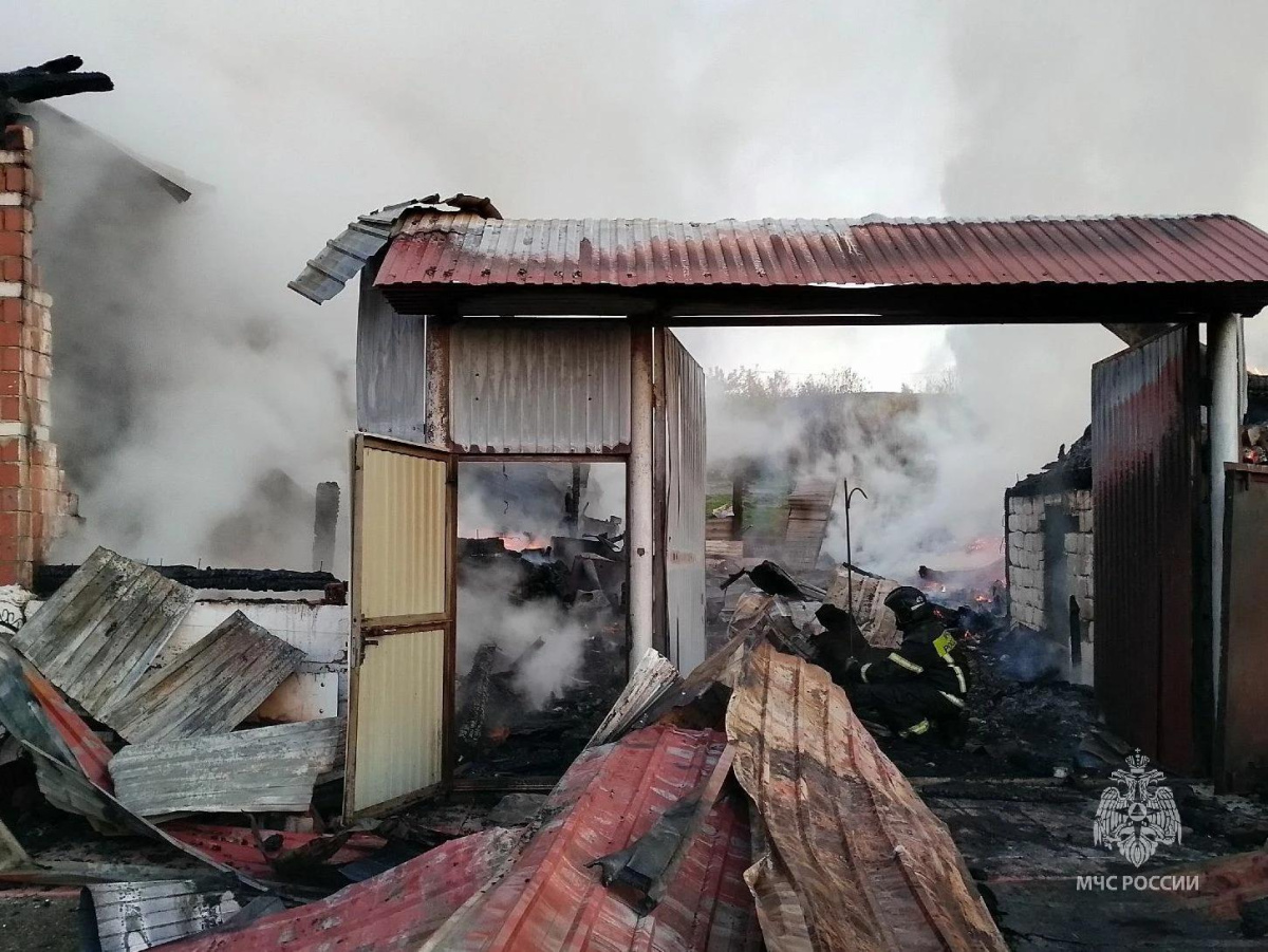 Южноуралец погиб при попытке спасти документы из горящего дома*