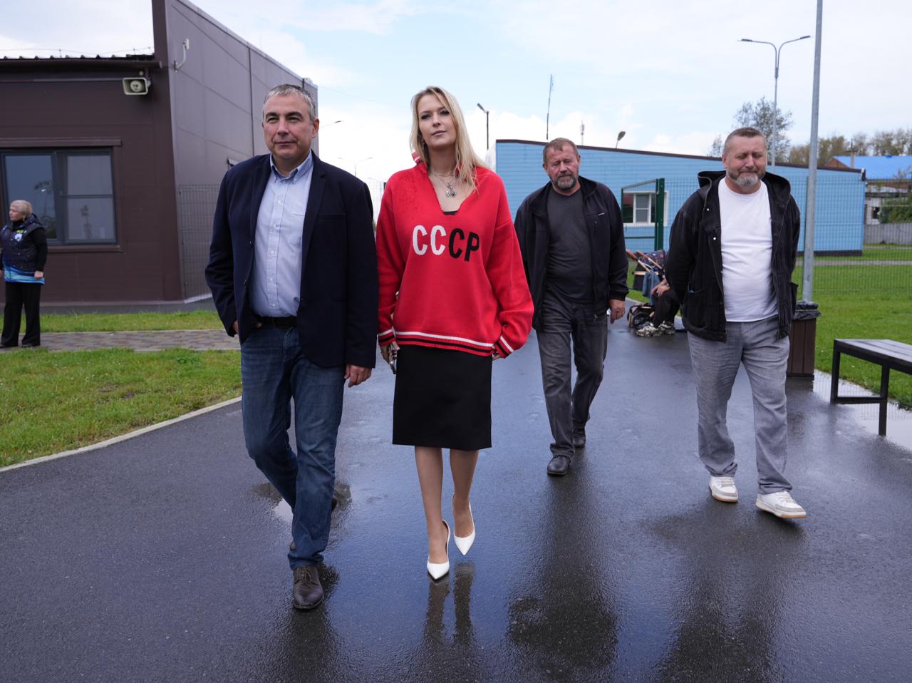 Депутат Яна Лантратова устроила инспекцию строительства детского сада в Коркино