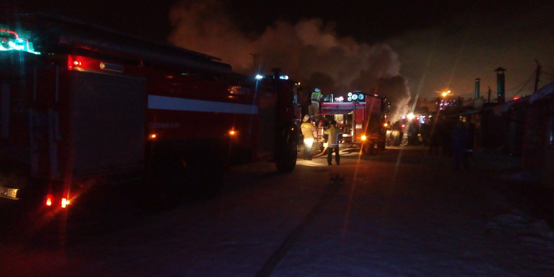 В Магнитогорске торговые павильоны сгорели из-за включенных обогревателей