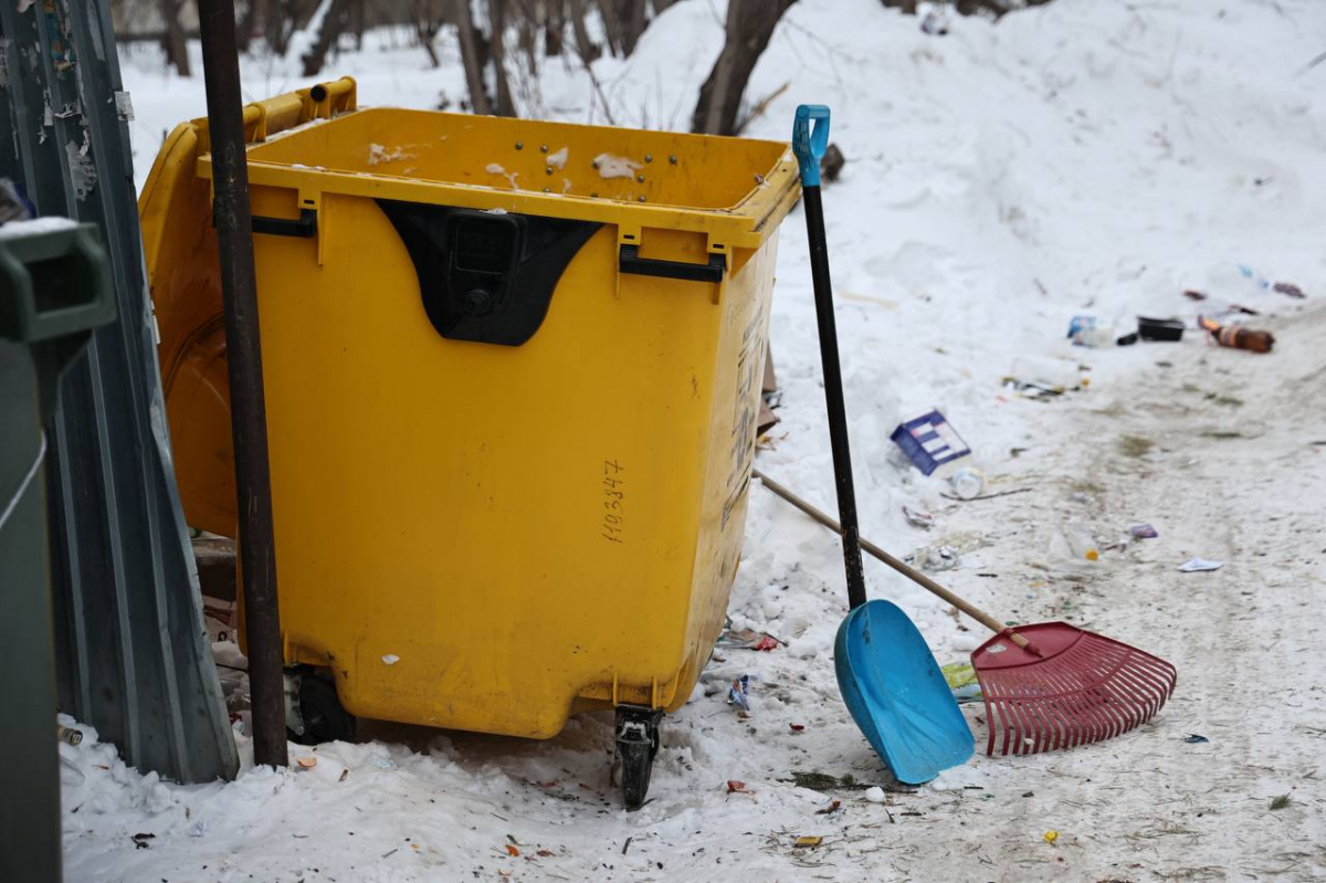 В Челябинске водитель мусоровоза наказал автохама: тот был в бешенстве*1