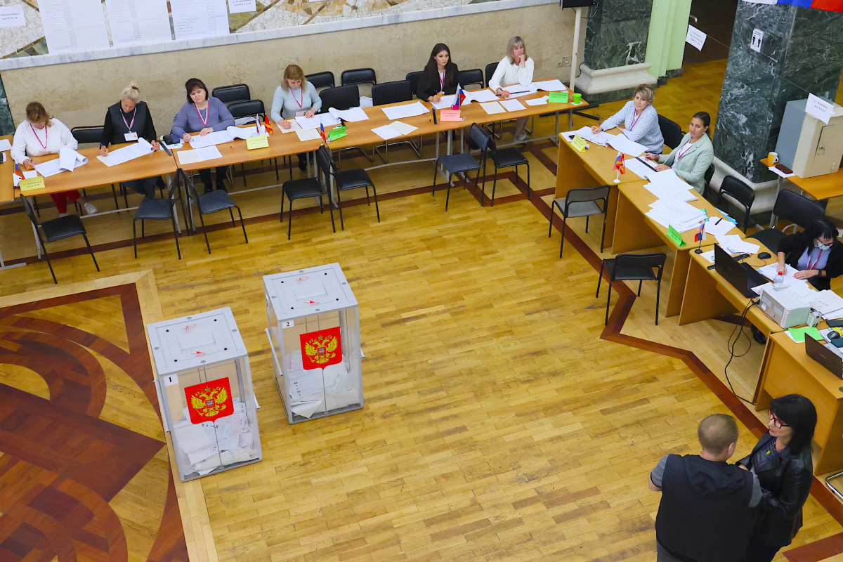 В Челябинской области избирательные участки закрылись до завтра*