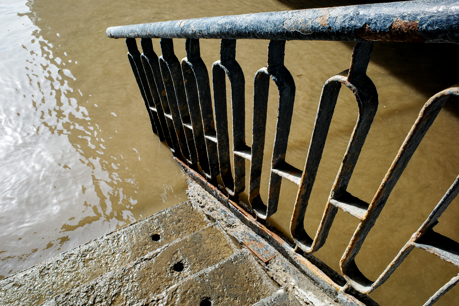 Челябинск потек: почему горожане радуются приходу «большой воды»