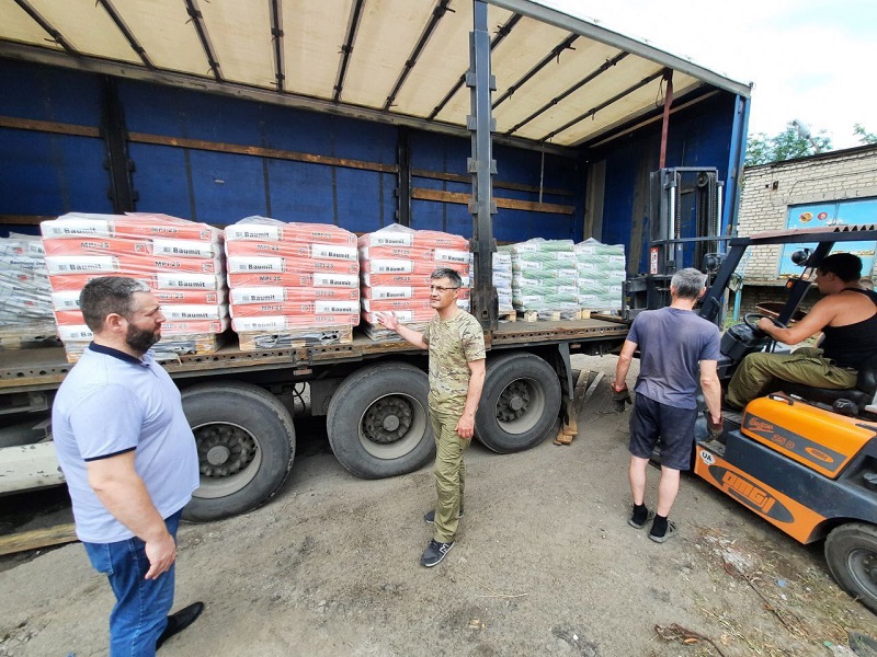 Город-побратим в ДНР получил от южноуральцев 25 тонн стройматериалов