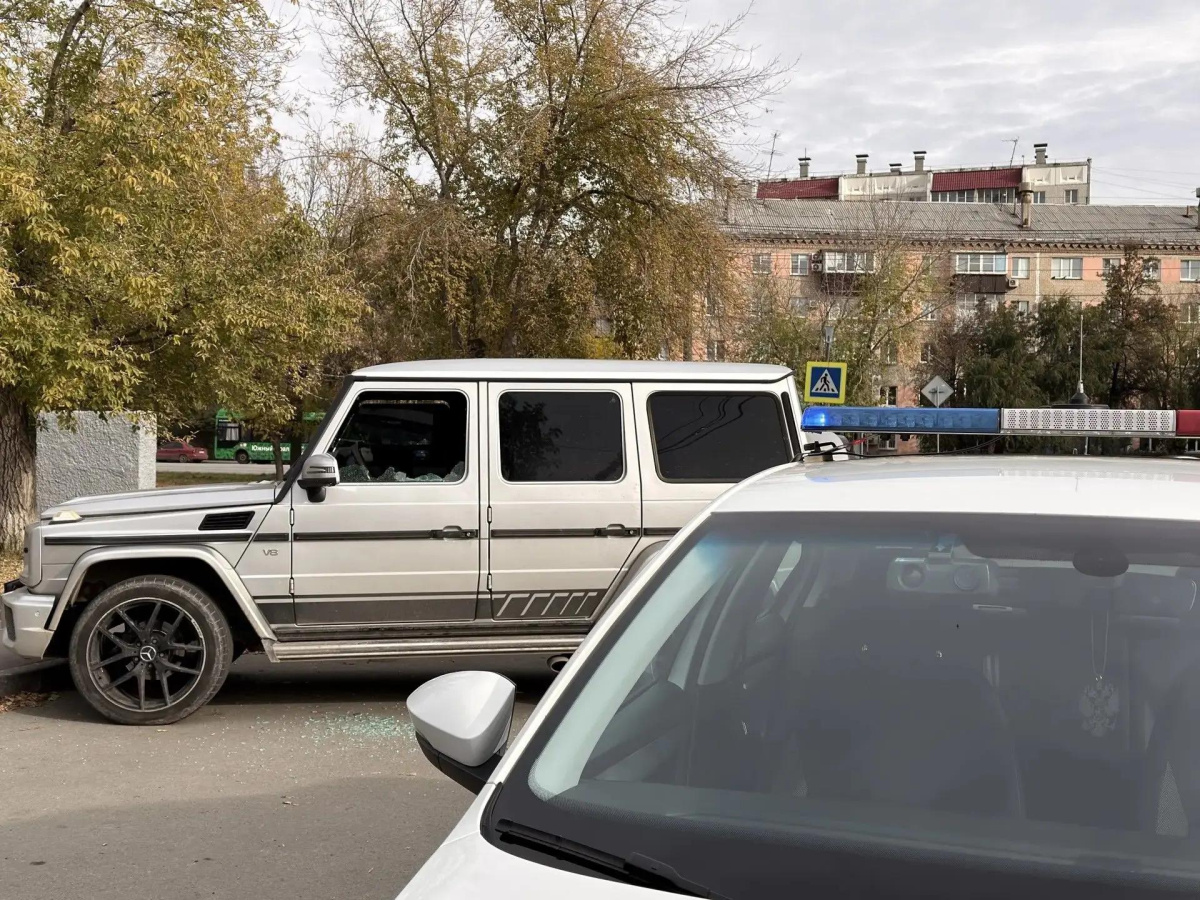 Челябинский любитель тонировки устроил акцию протеста ДПС и уехал в наручниках *