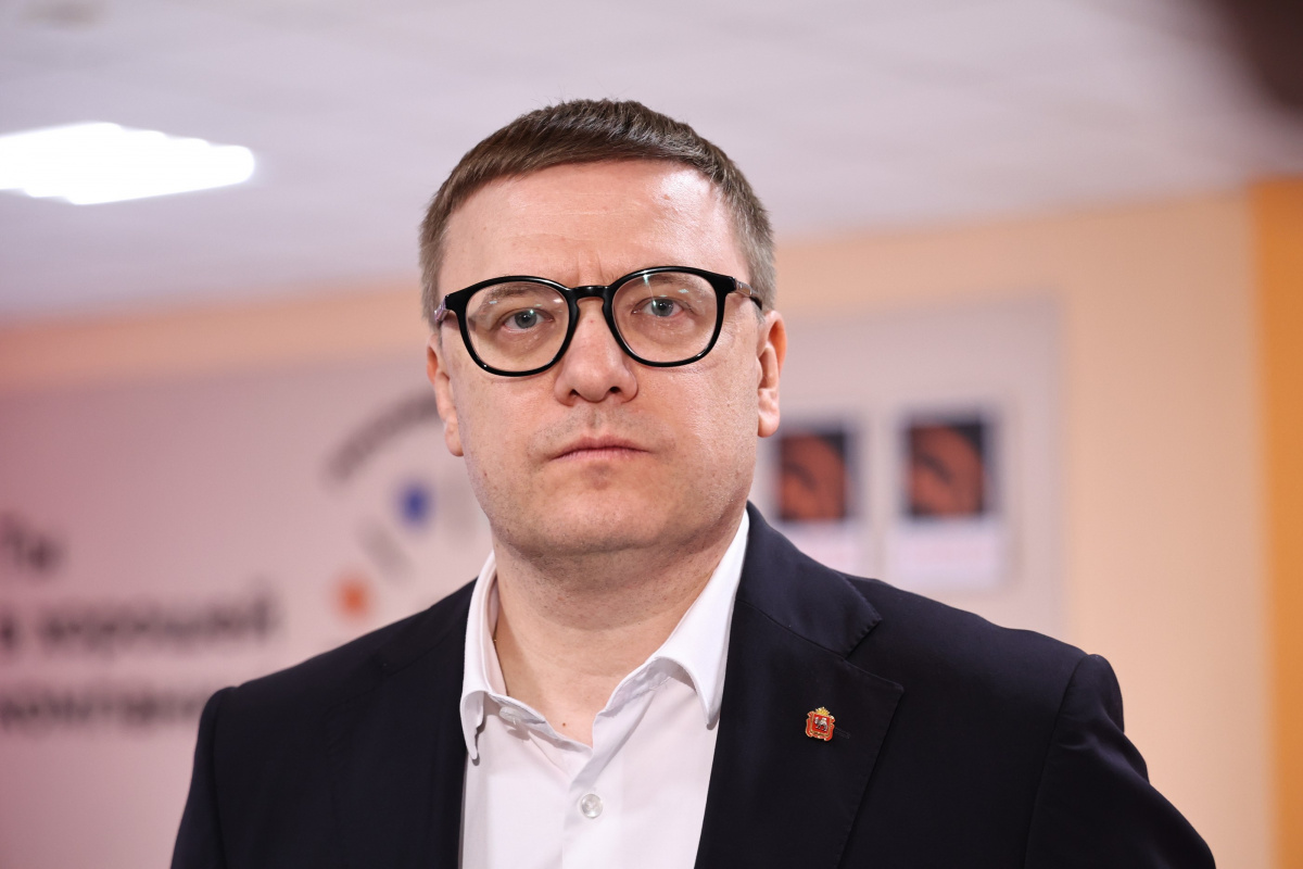 Алексей Текслер поздравил южноуральцев с Днем металлурга*