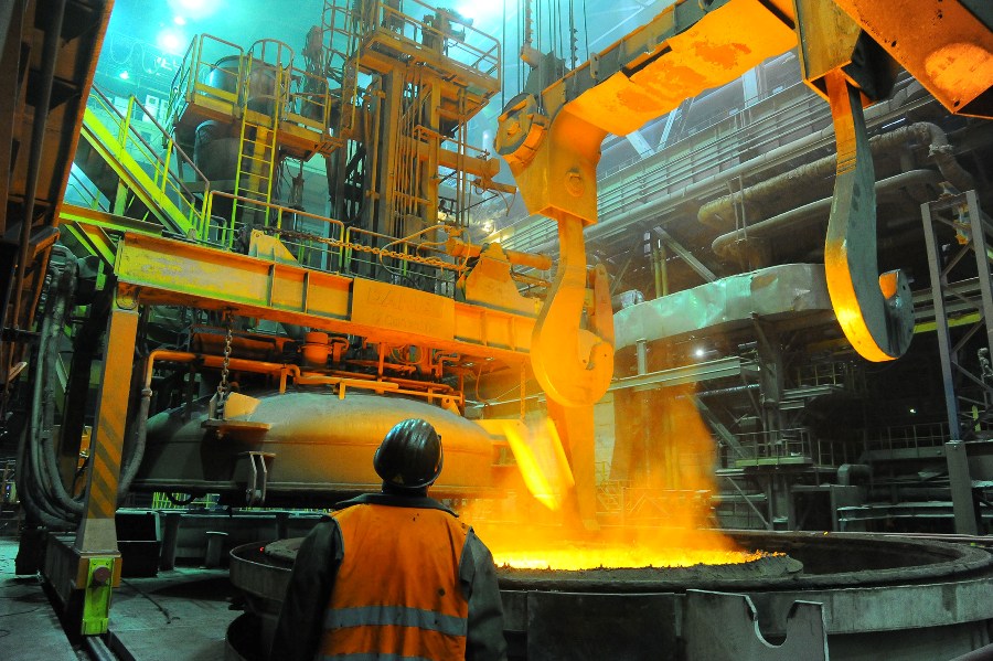 ЧМК произвел 300 миллионов тонн стали