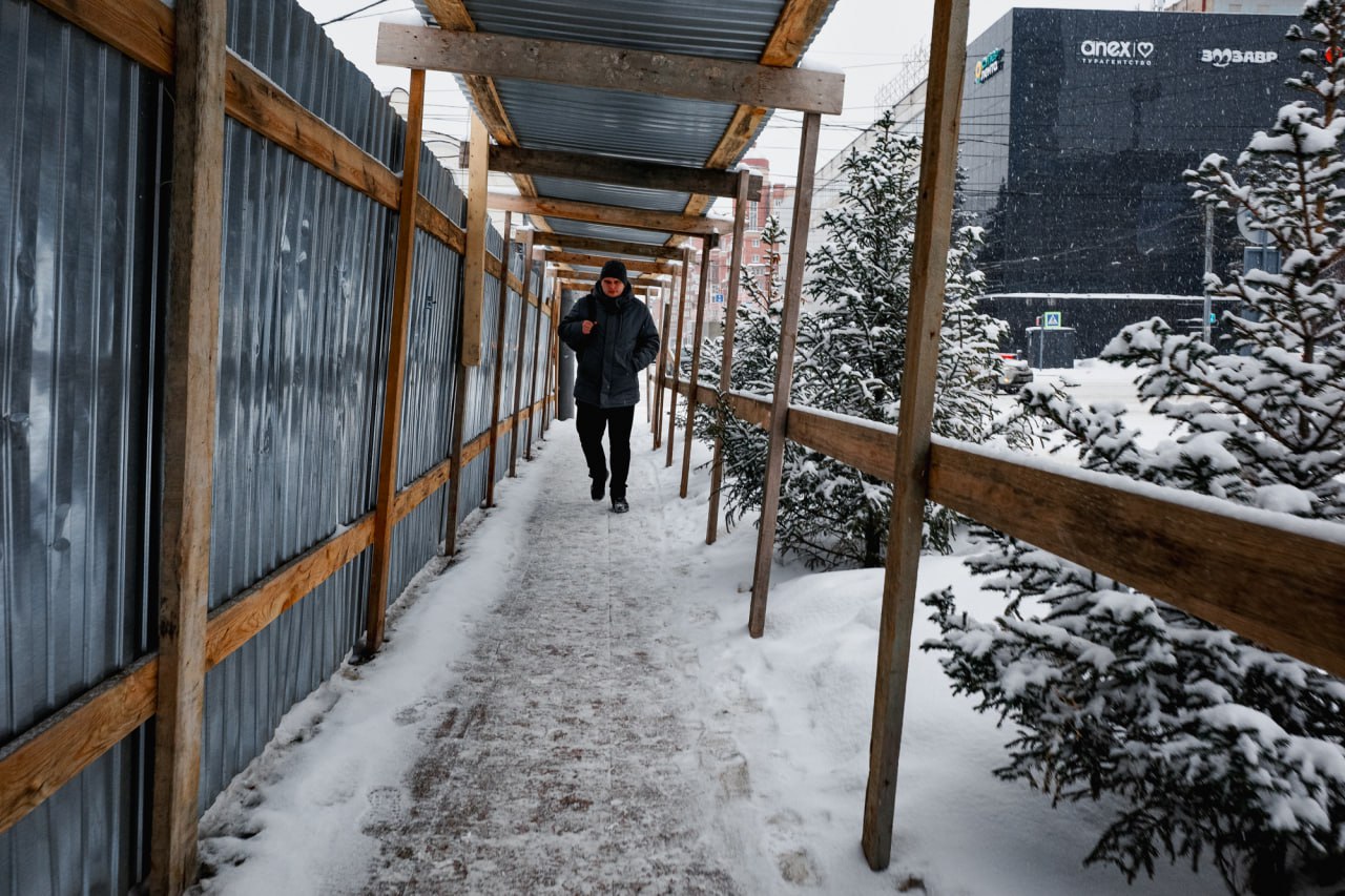 Снежное начало недели: Челябинск превратился в белый мегаполис