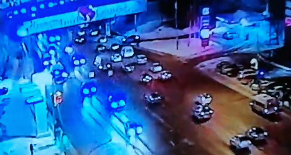 Появилось видео столкновения маршрутки с опорой моста в Челябинске