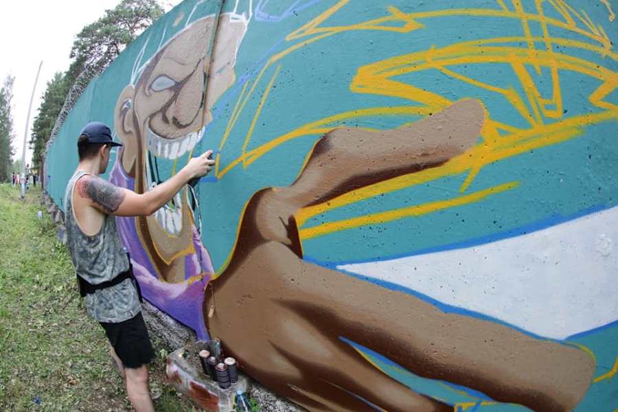 20 челябинских мастеров разрисуют 350-метровую стену у зоопарка*1