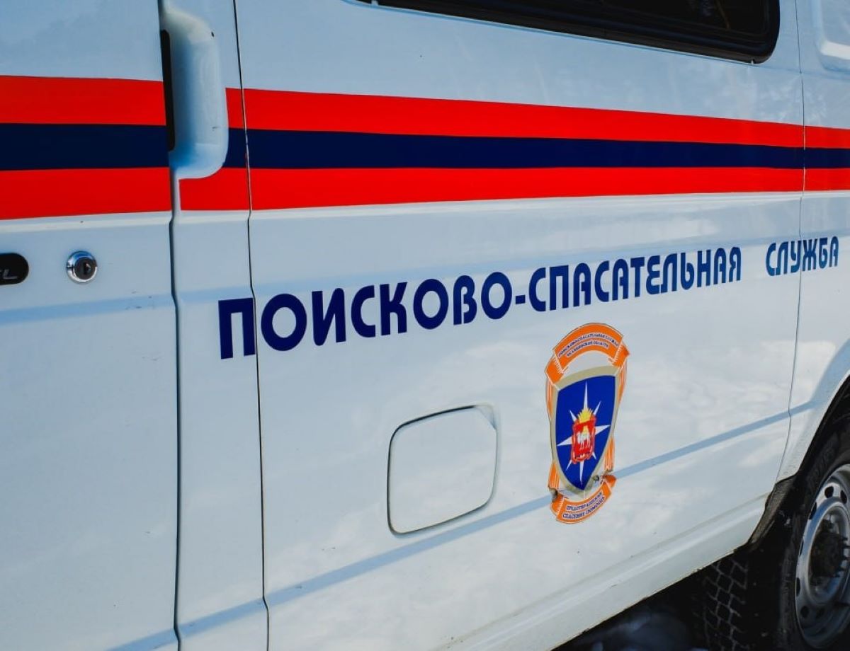 Рыбак застрял посреди озера в Челябинской области из-за заглохшего мотора*1