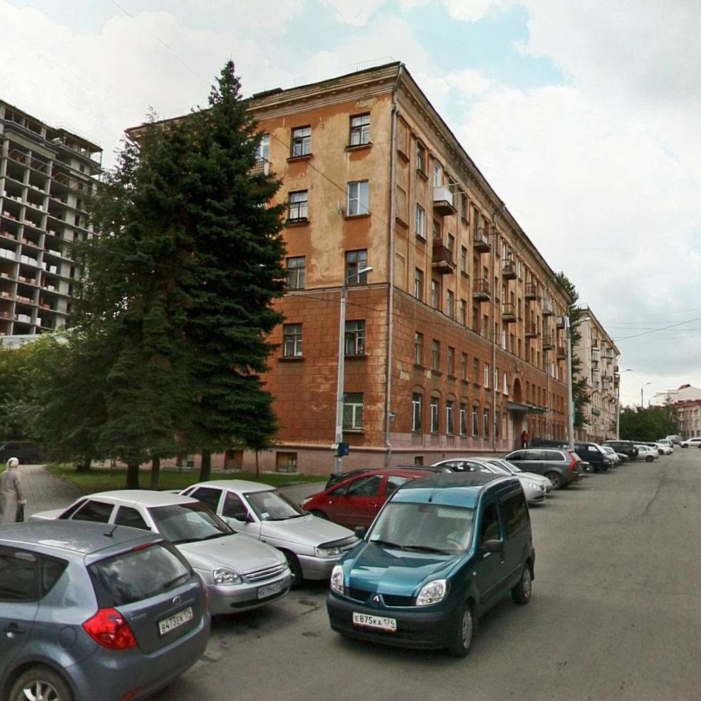 В Челябинске в здании бывшего общежития обрушился потолок