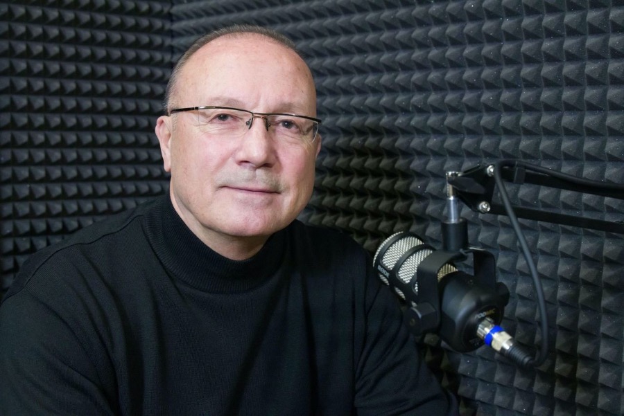 «Воевать легче, чем ждать»: писатель Виктор Николаев стал гостем подкаста «Так культурно»*1