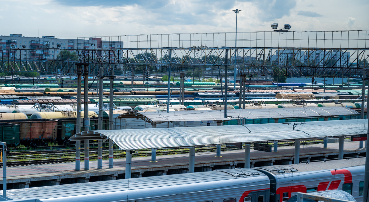 В перевернувшемся челябинском поезде ехали около 100 детей*