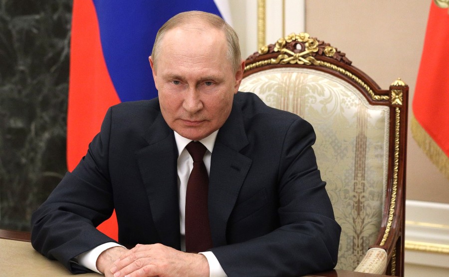 Путин обратился к россиянам на концерте «Ленинградская симфония на берегах Невы»
