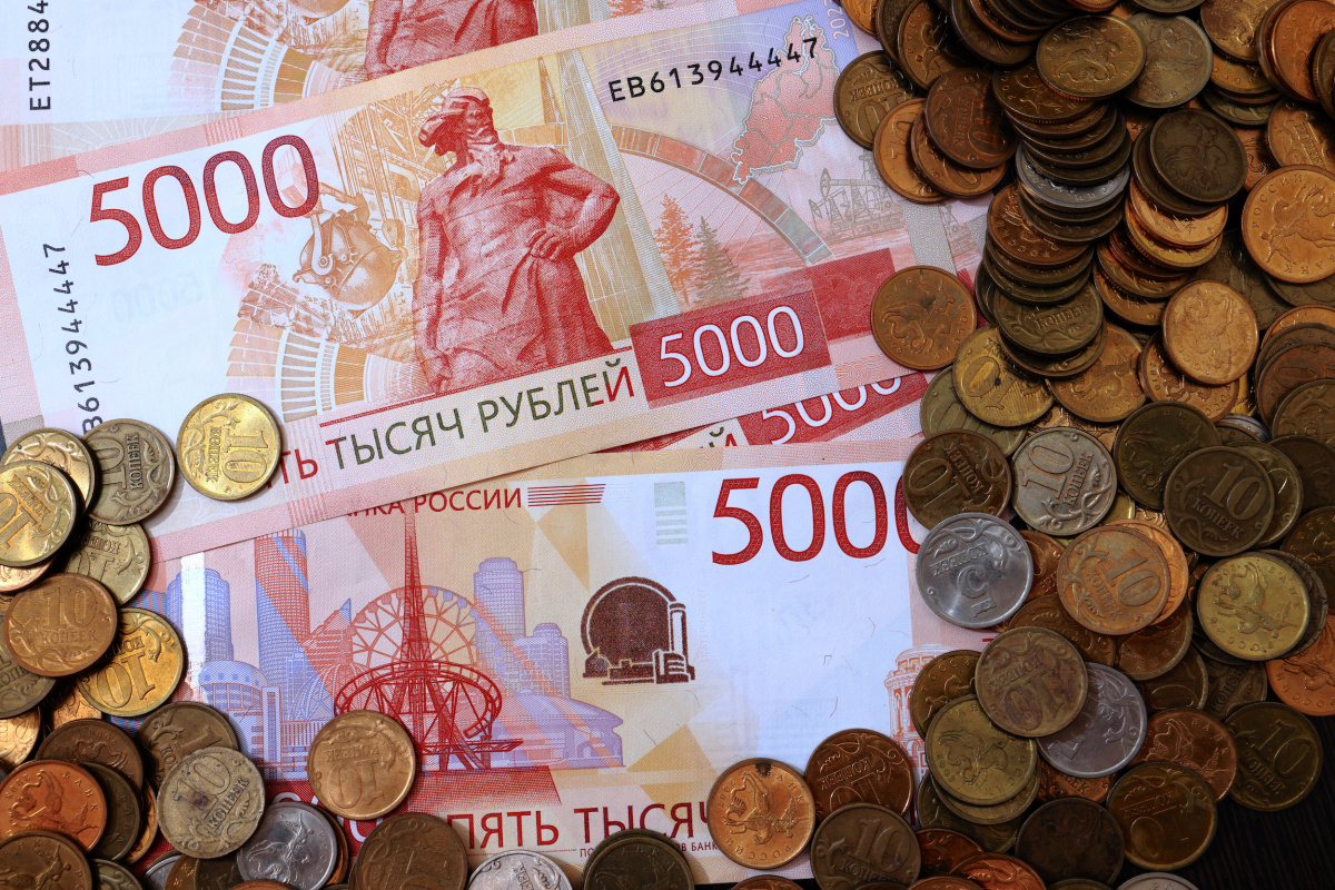 101 тысячу рублей в месяц желают зарабатывать челябинцы в 2026 году*