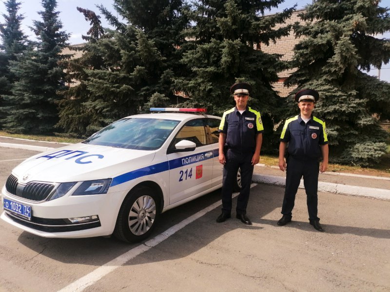 В Челябинске инспекторы ДПС задержали похитителя телефона