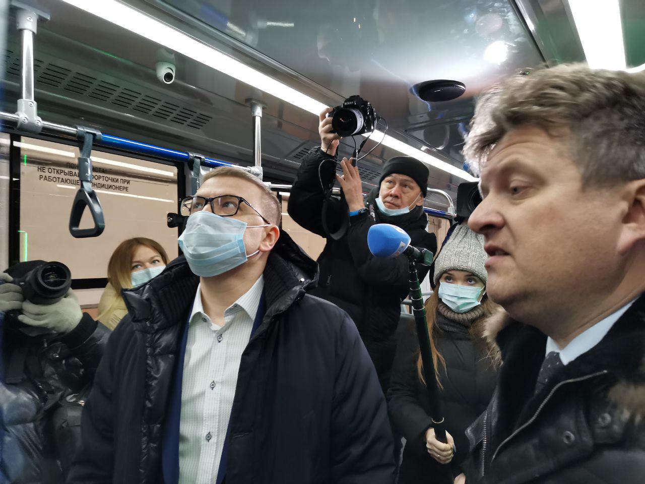 Алексей Текслер проехался по Челябинску на новом трамвае