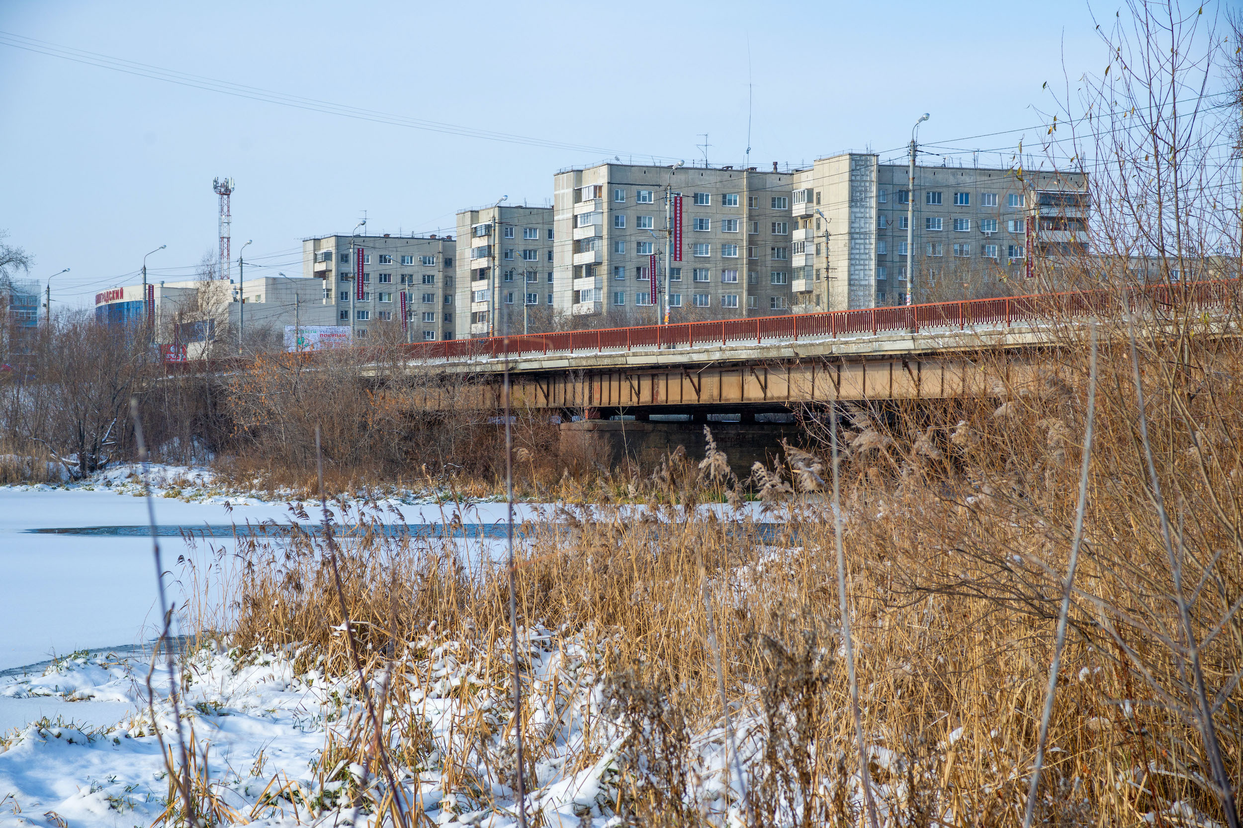 В Челябинске экоактивисты нашли неизвестные сливы в реку Миасс*1