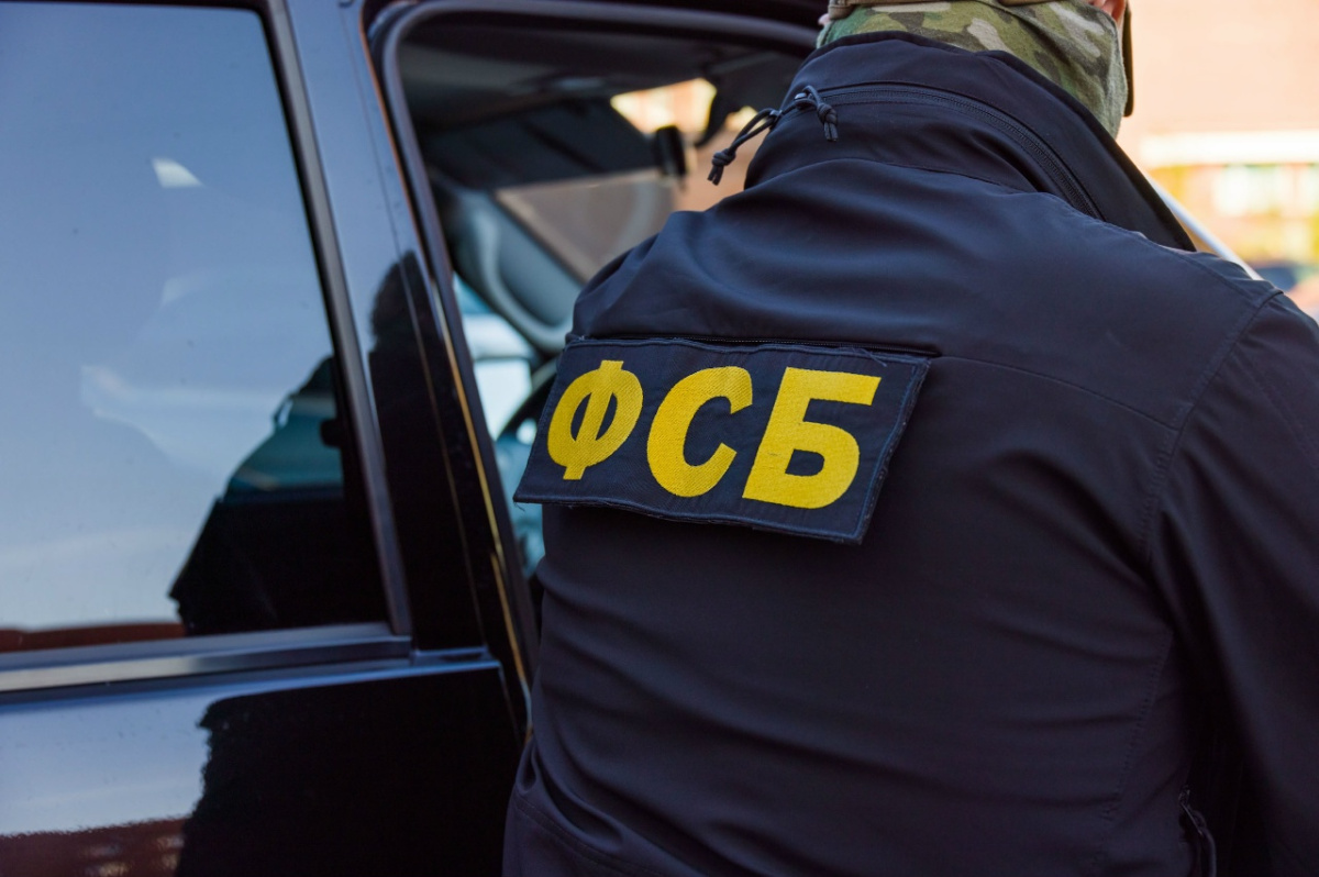 В Челябинске по подозрению в коррупции задержали высокопоставленного пристава*1