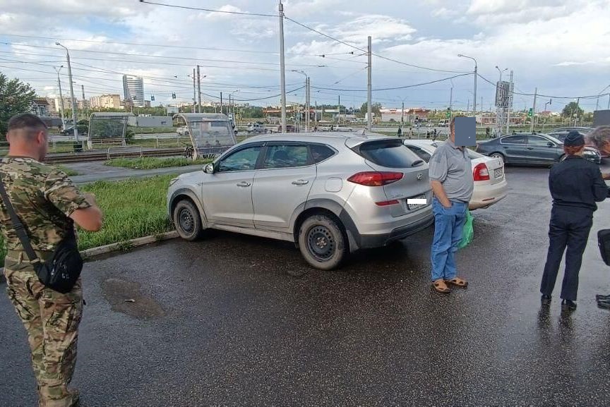 Военным передали Land Cruiser и Mitsubishi, конфискованные у пьяных челябинцев*