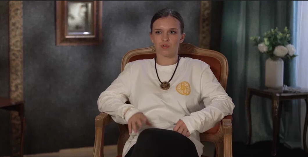 Челябинка узнала о своей беременности во время шоу на выживание*