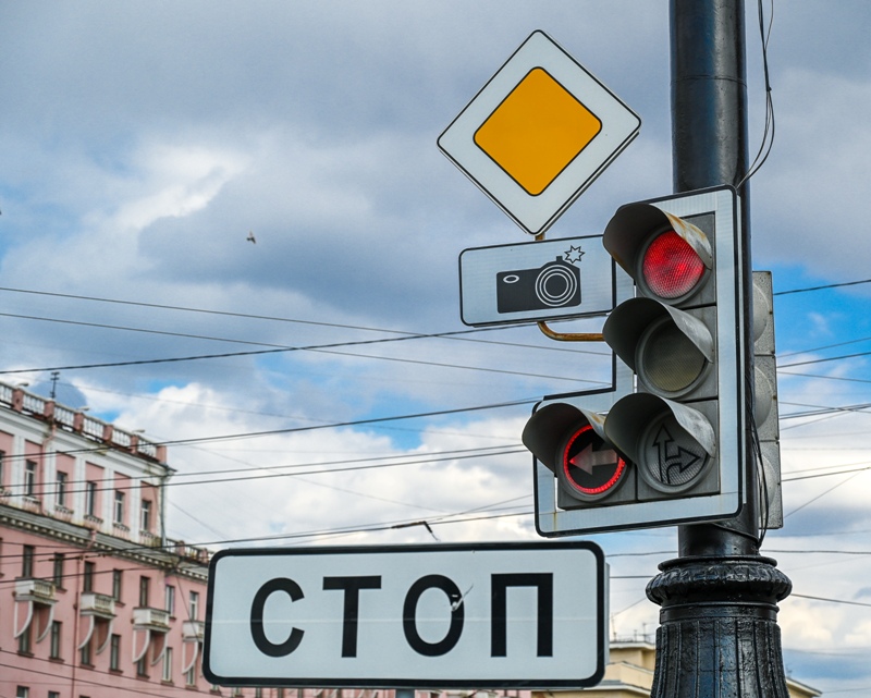В Челябинске четыре перекрестка останутся без светофорного регулирования