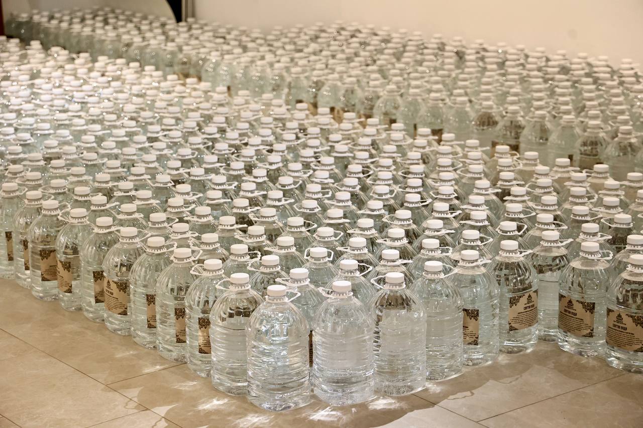 Челябинцы устремились в храмы за Крещенской водой: когда и где ее раздают